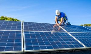 Installation et mise en production des panneaux solaires photovoltaïques à Saint-Martin-la-Plaine